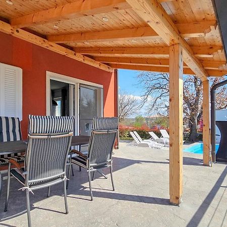 Casa Lutoma Villa Kmeti Kültér fotó