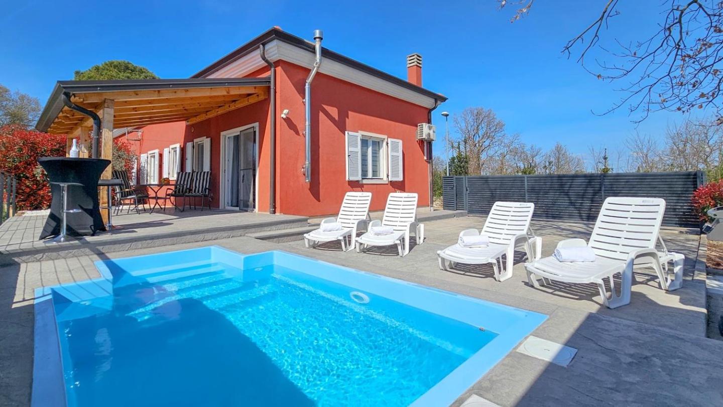 Casa Lutoma Villa Kmeti Kültér fotó