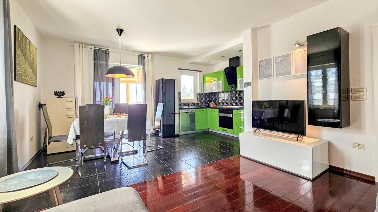 Casa Lutoma Villa Kmeti Kültér fotó