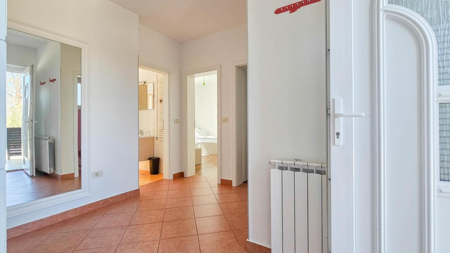 Casa Lutoma Villa Kmeti Kültér fotó
