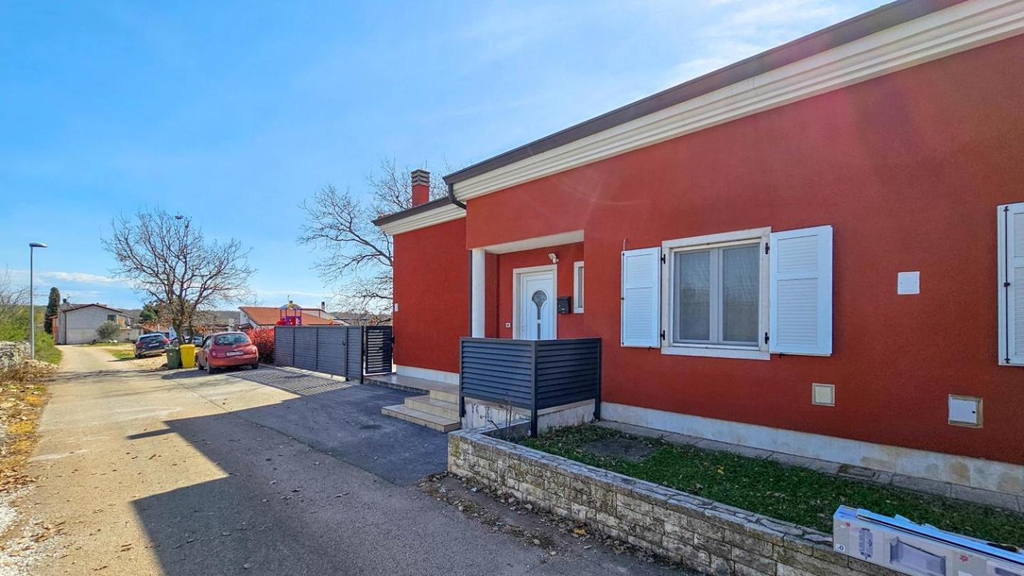 Casa Lutoma Villa Kmeti Kültér fotó
