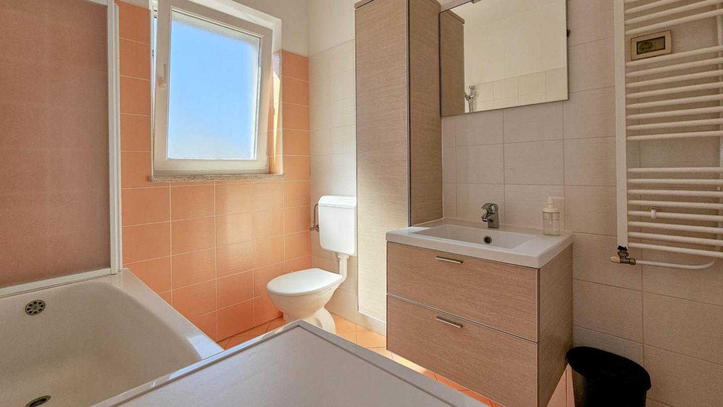 Casa Lutoma Villa Kmeti Kültér fotó