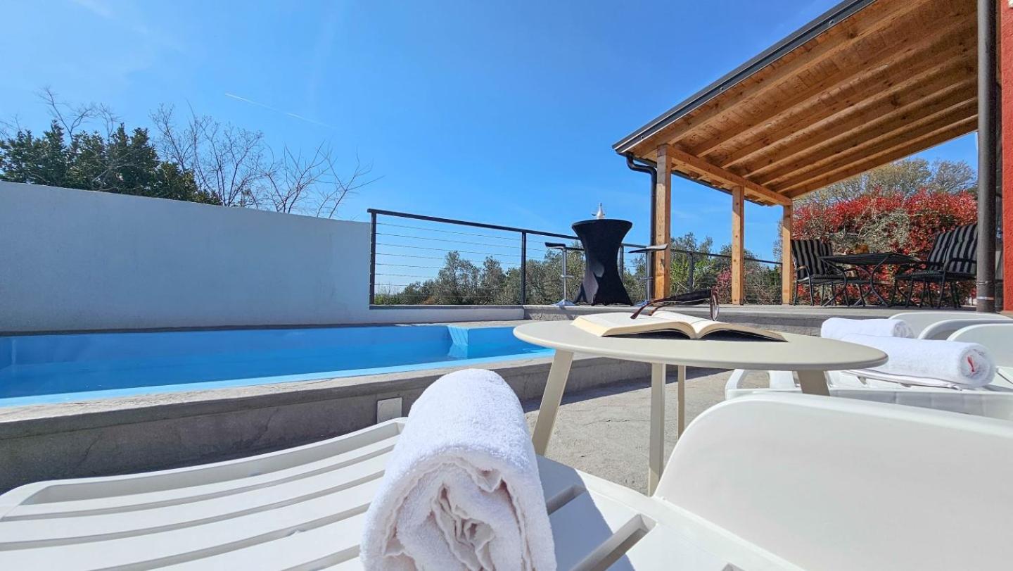 Casa Lutoma Villa Kmeti Kültér fotó