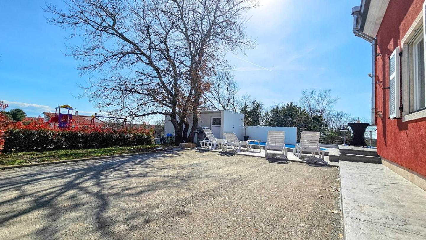 Casa Lutoma Villa Kmeti Kültér fotó