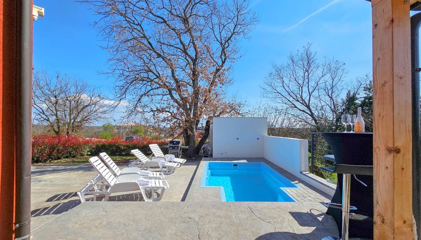 Casa Lutoma Villa Kmeti Kültér fotó